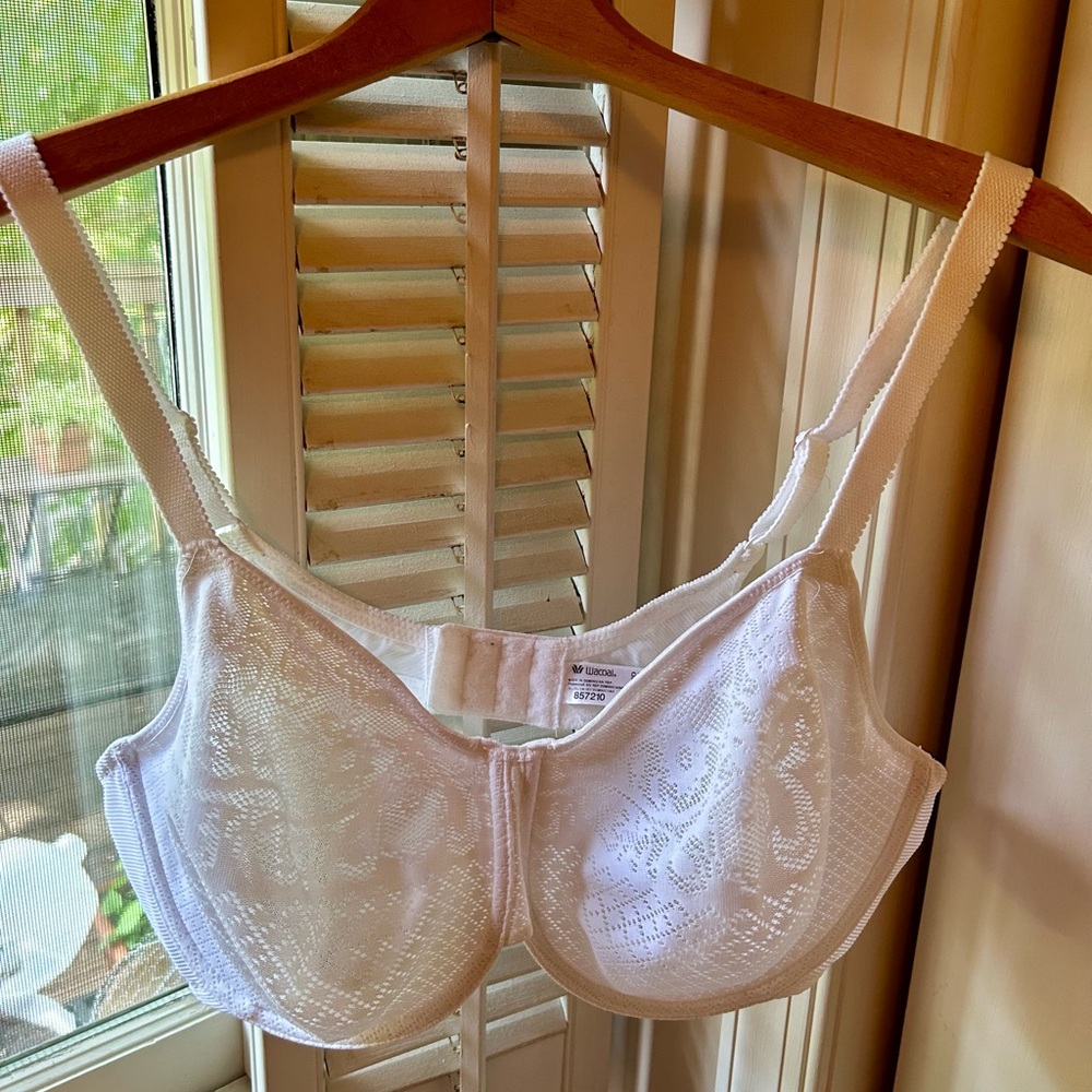 Wacoal Visual Effects Minimizer Underwire Bra, Model 857210